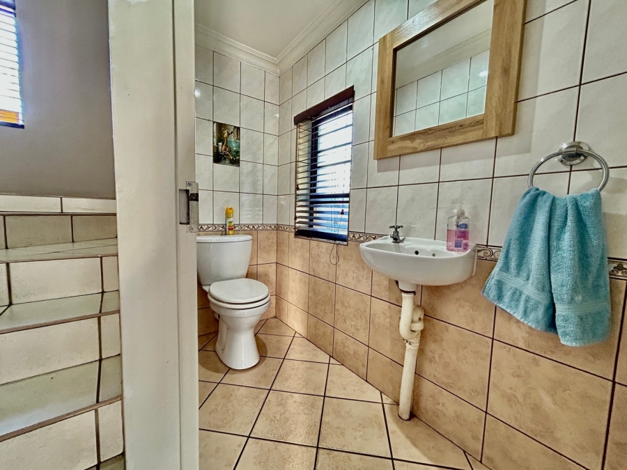 To Let 4 Bedroom Property for Rent in Cashan North West